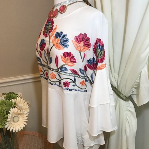 RENEE C EMBROIDERED TOP. Medium - Picture 3 of 6